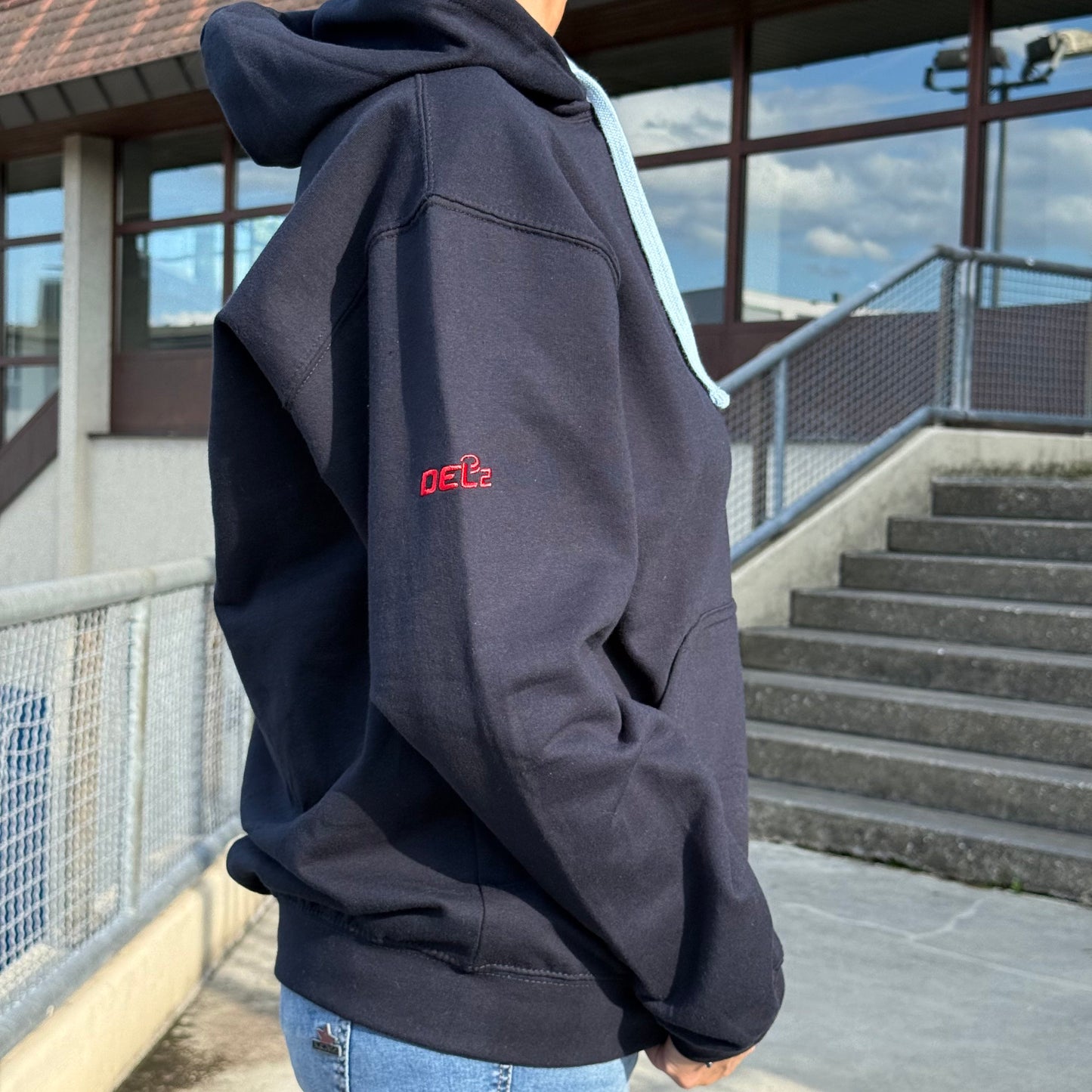Hoodie gestickt mit Leder-Label