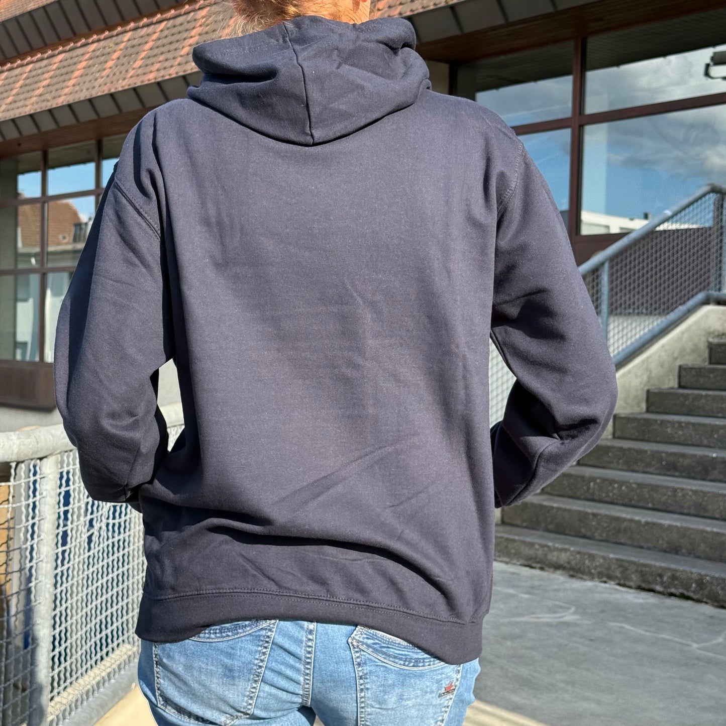 Hoodie 'Property' mit Leder-Label Hellblau/Dunkelblau